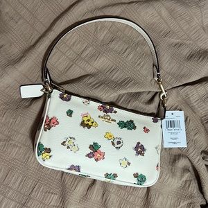 COACH NOLITA 19